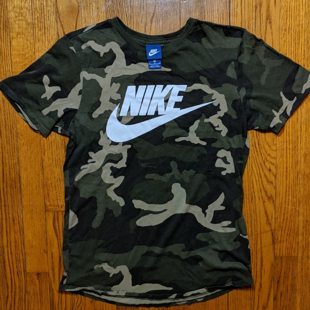 NIKE Camo T Shirt